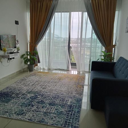Fz Almyra Homestay Kajang Extérieur photo