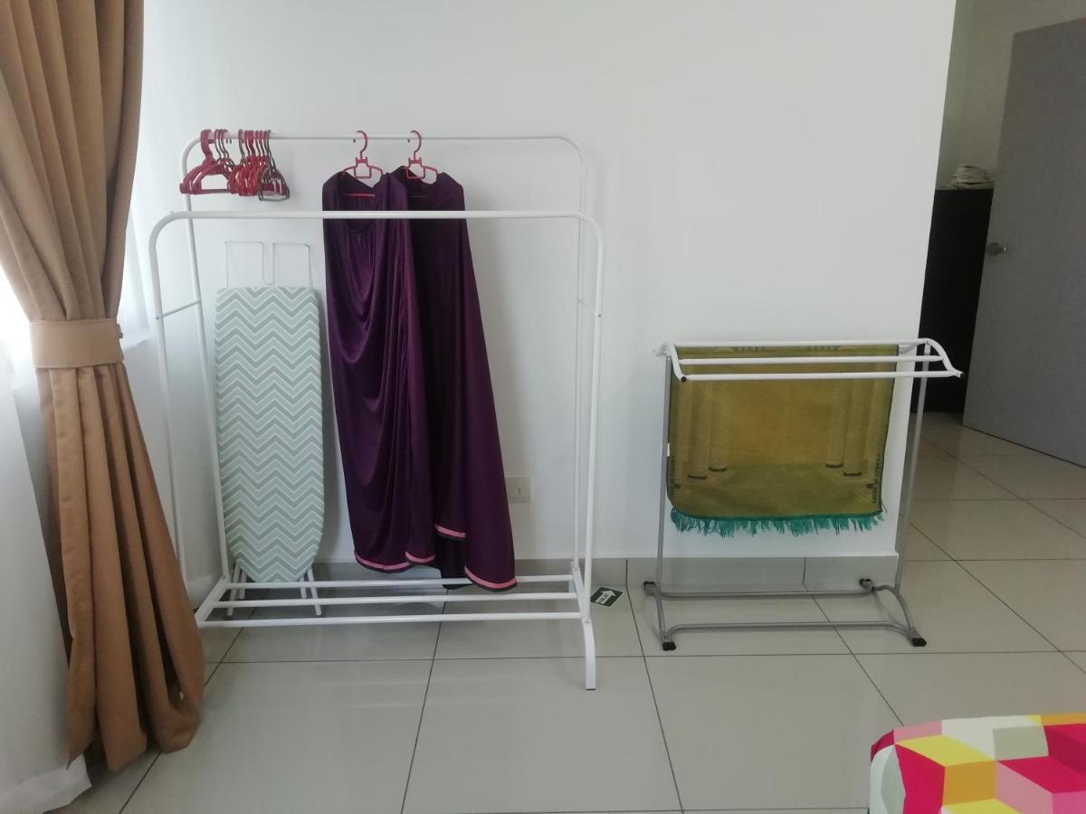 Fz Almyra Homestay Kajang Extérieur photo