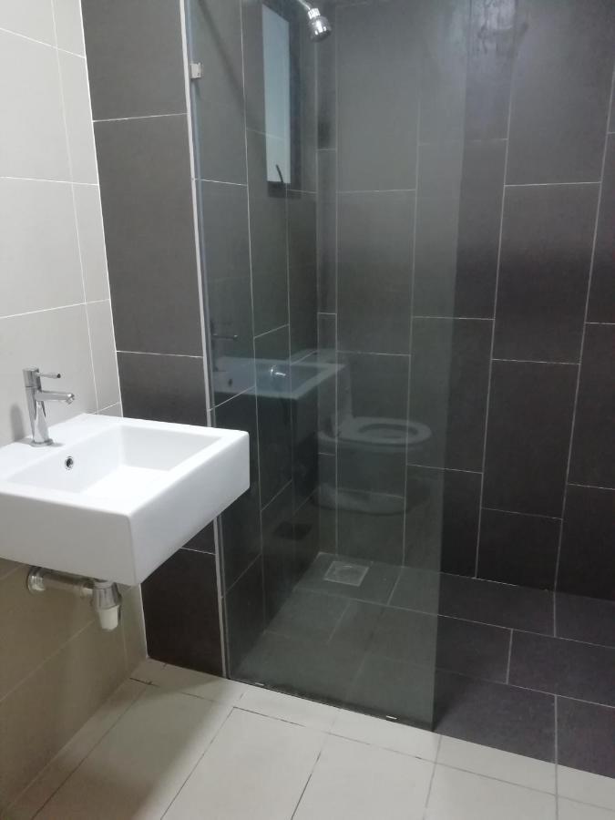 Fz Almyra Homestay Kajang Extérieur photo