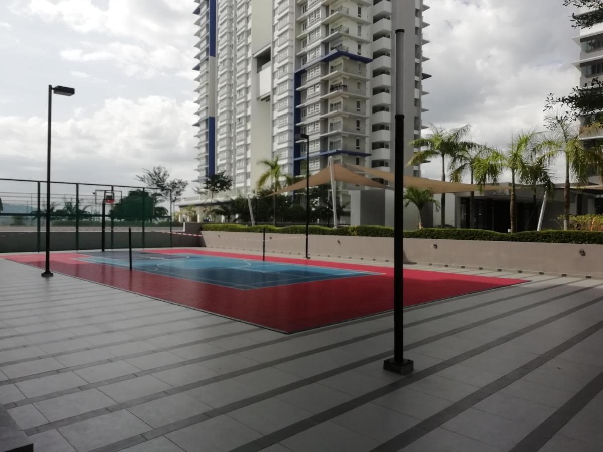 Fz Almyra Homestay Kajang Extérieur photo
