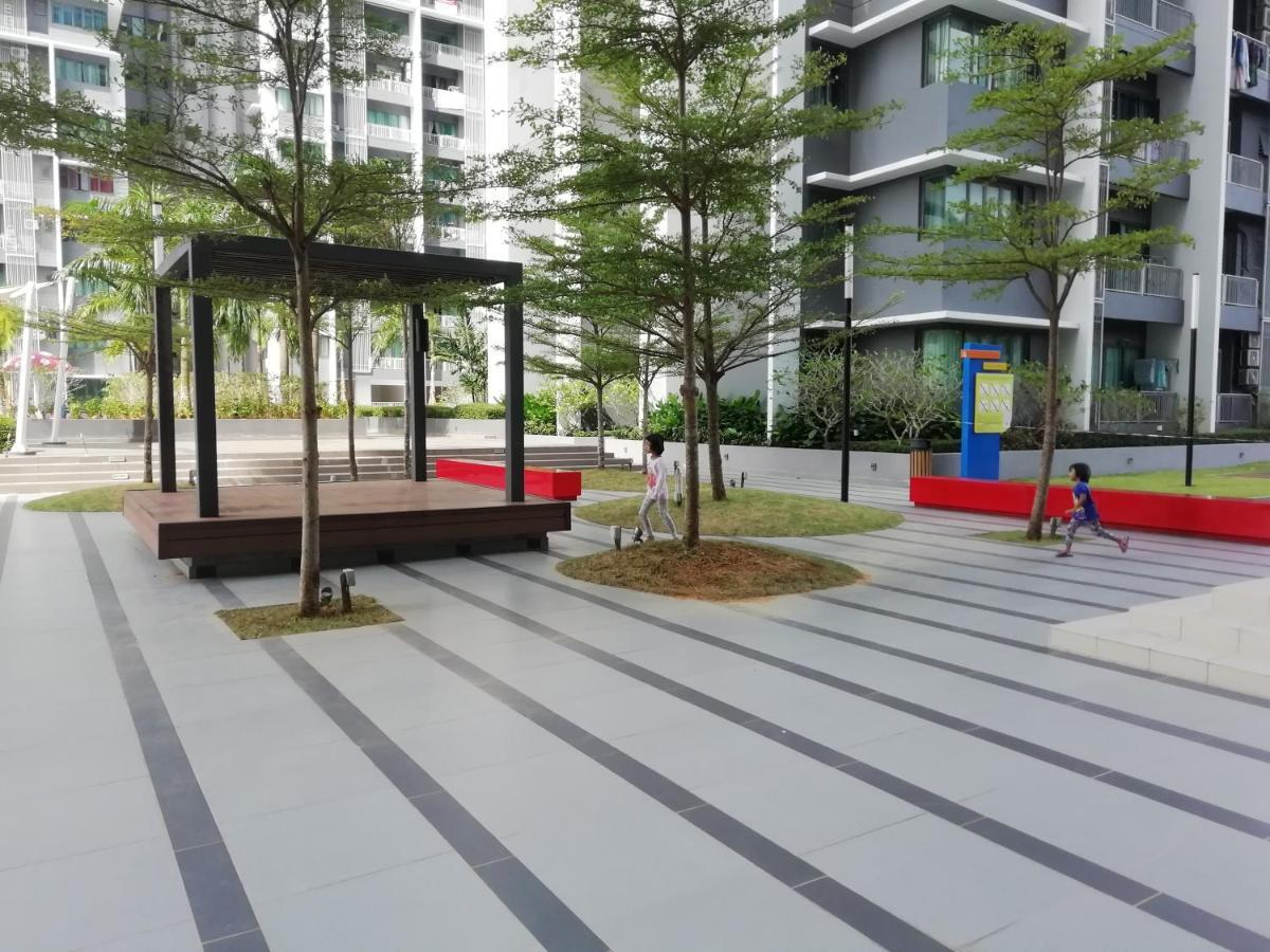 Fz Almyra Homestay Kajang Extérieur photo